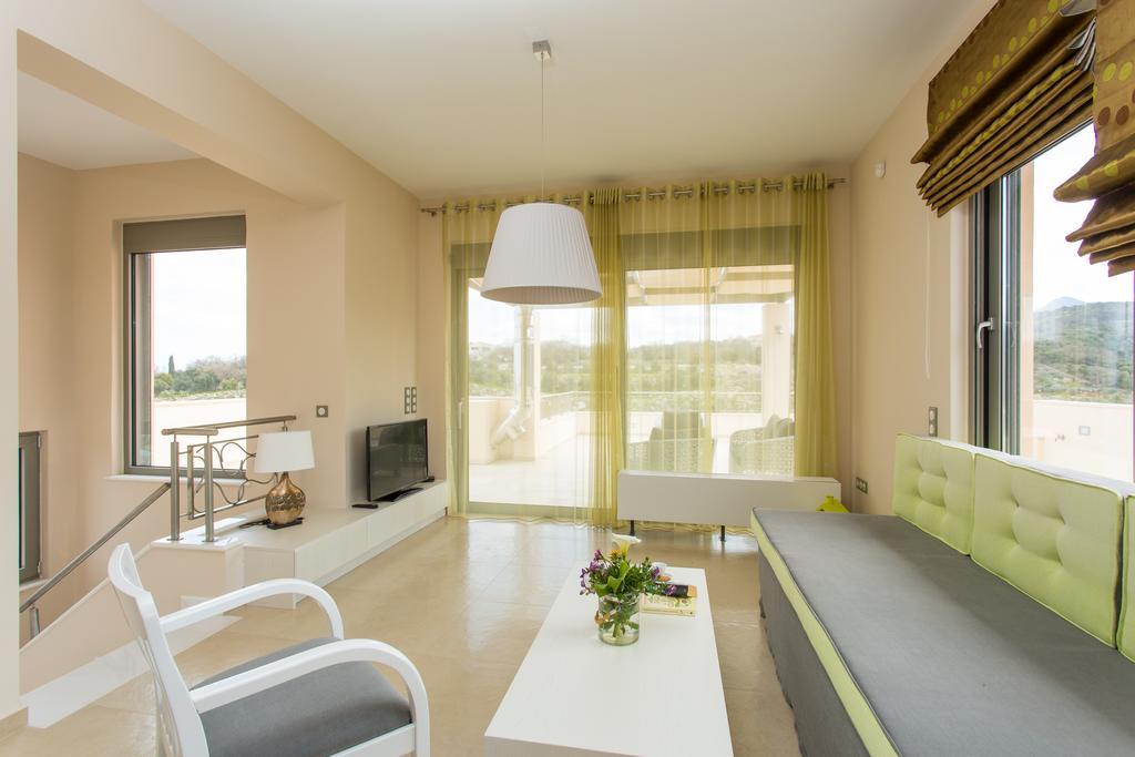 Deluxe Villa Ianthos - Outdoor Hot Tub & Kids Pool Gallos Bagian luar foto