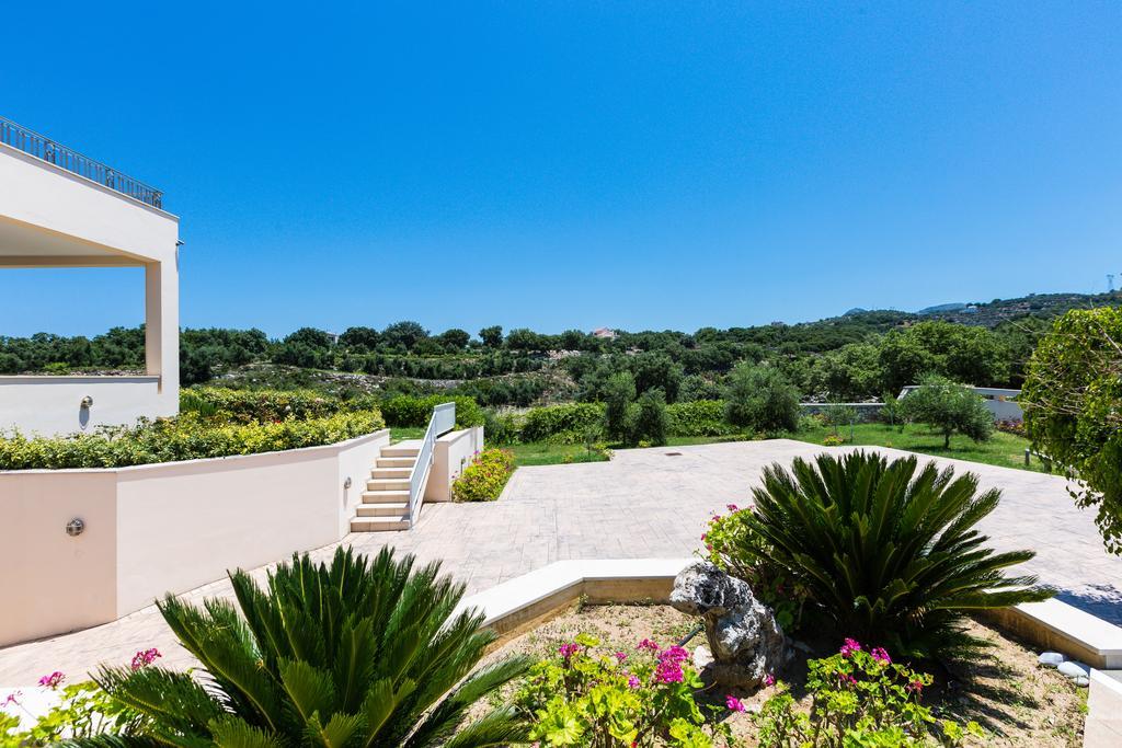 Deluxe Villa Ianthos - Outdoor Hot Tub & Kids Pool Gallos Bagian luar foto