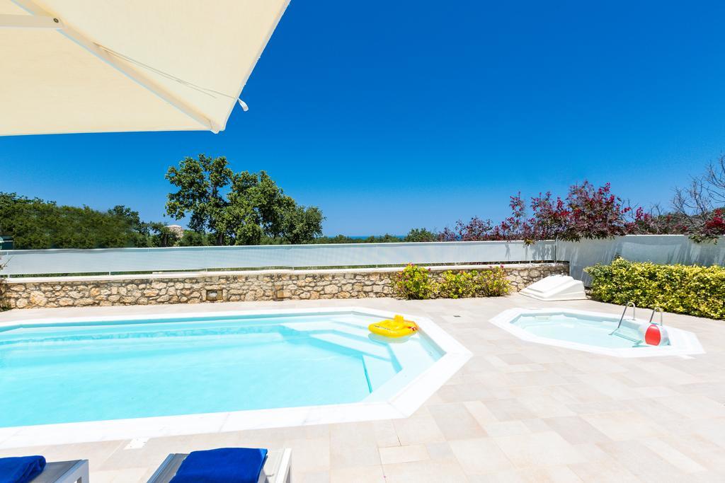 Deluxe Villa Ianthos - Outdoor Hot Tub & Kids Pool Gallos Bagian luar foto